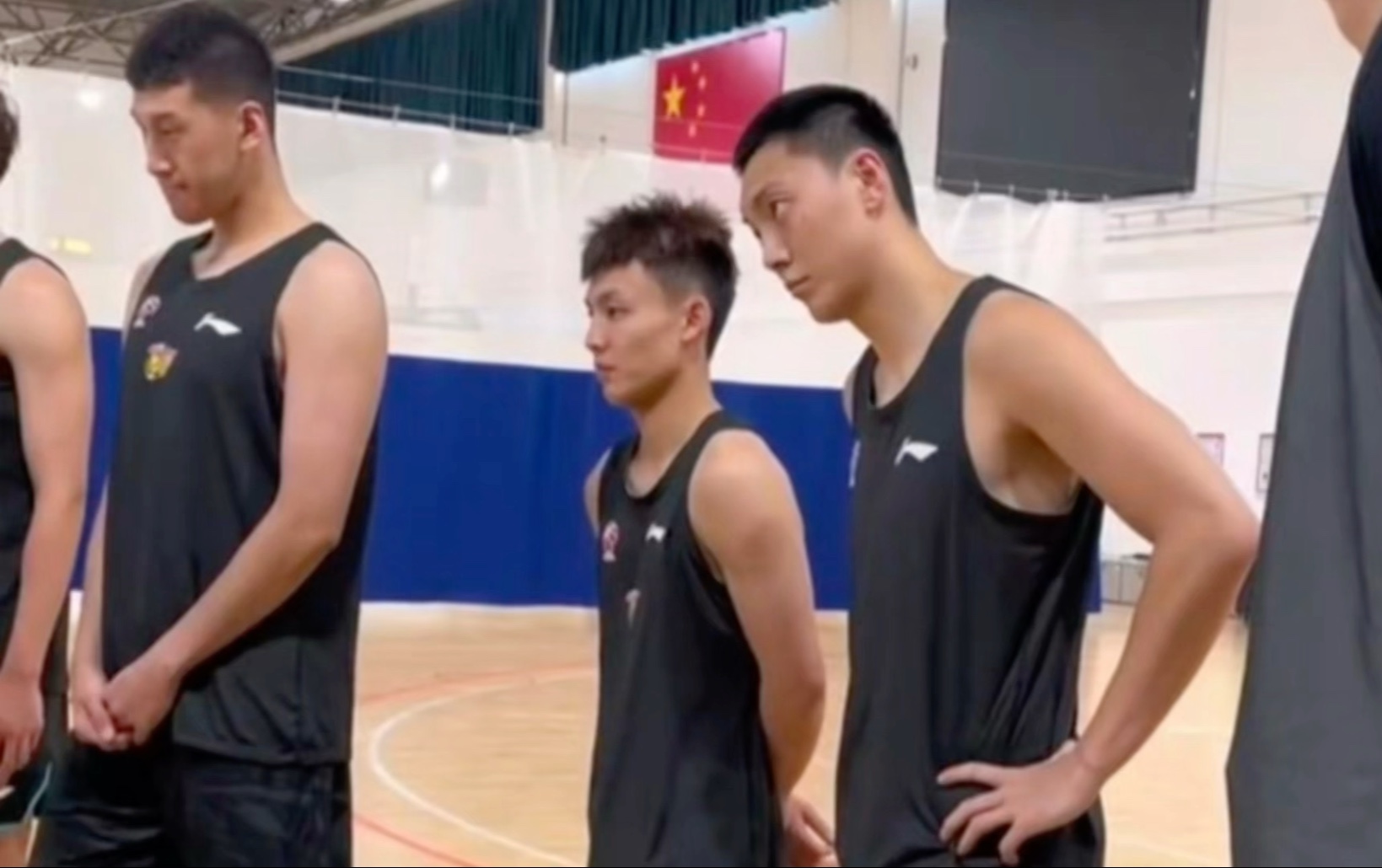 男篮-余嘉豪两双胡明轩13分中国胜荷兰(男篮余嘉豪简介)