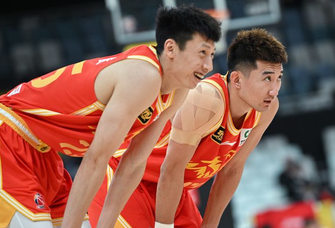 孙铭徽18+10广厦胜山西齐麟23分新疆不敌福建(广厦球员孙铭徽是哪里人)