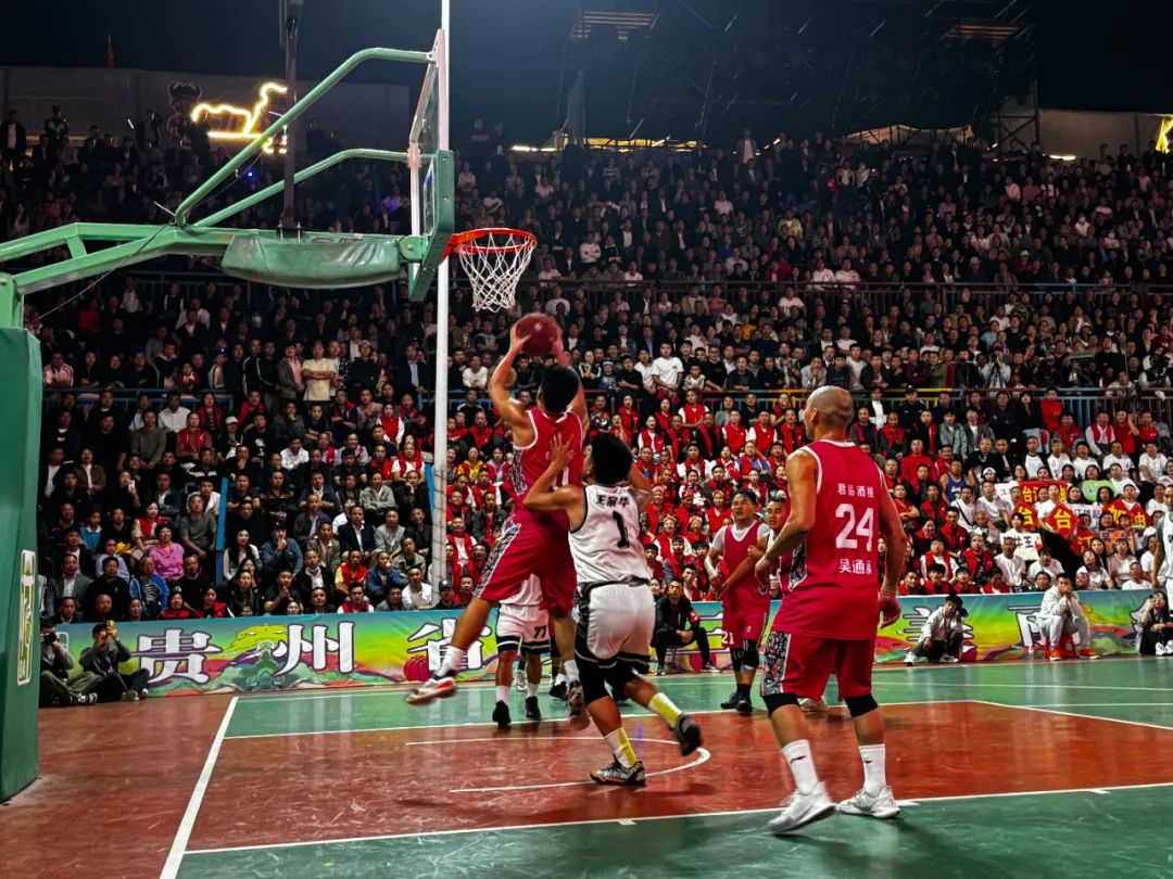 FIBA官方晒精彩瞬间：绝杀加拿大，世界杯赛场也是相超巨的舞台(最新国际足球比赛美国不敌加拿大)