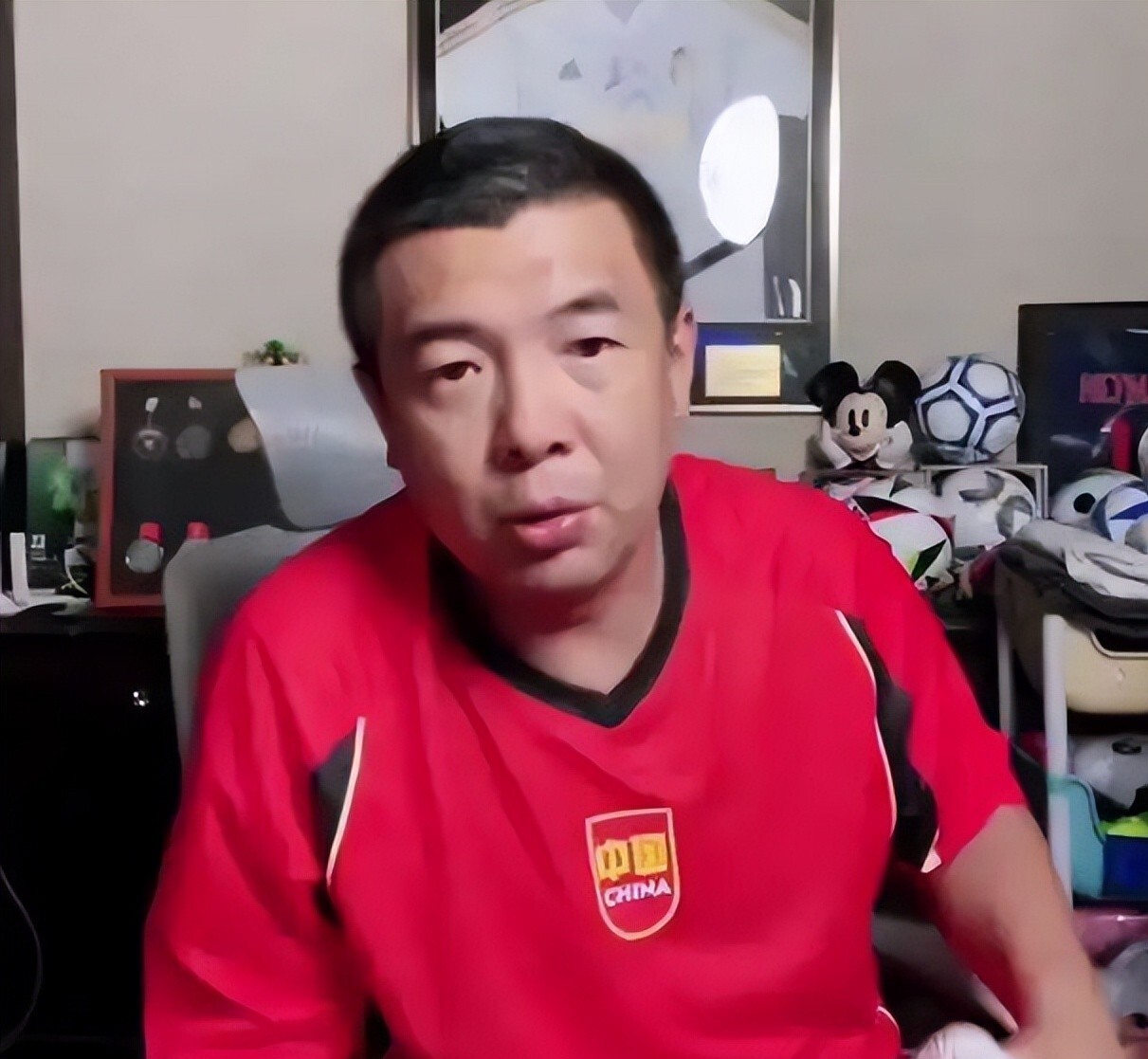 徐亮:国足挣500万其实无可厚非任何行业顶尖30人-50人肯定挣得更多(徐亮 国足)