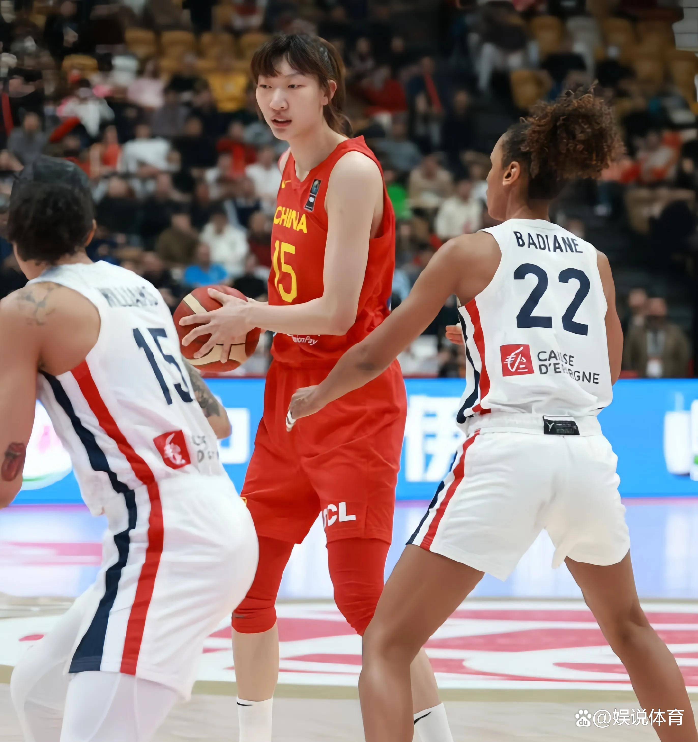 女篮篮板大幅领先很正常，罚球25中12有点说不(女篮罚球绝杀)